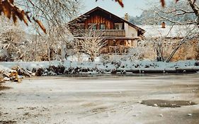 Haus am Weiher